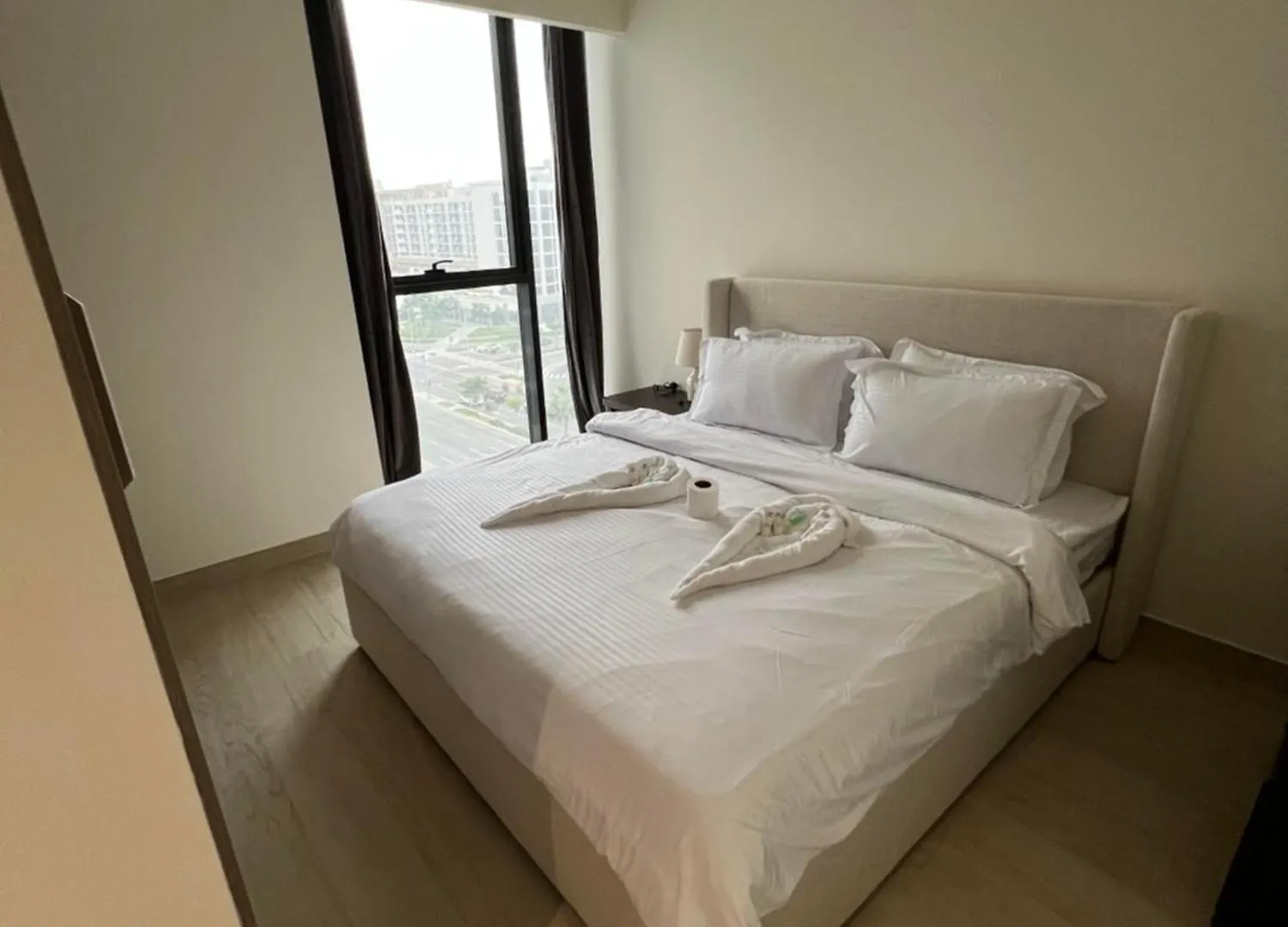 Spacious Comfortable Apartment For Your Family Or You Group Dubai