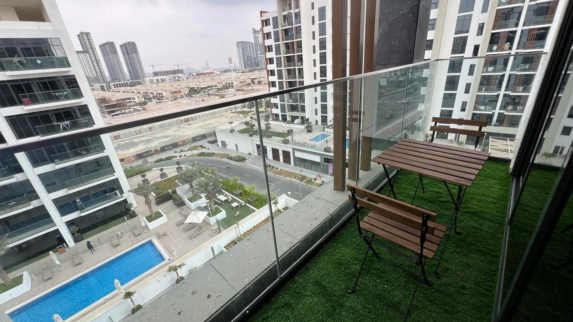 Spacious Comfortable Apartment For Your Family Or You Group Dubai
