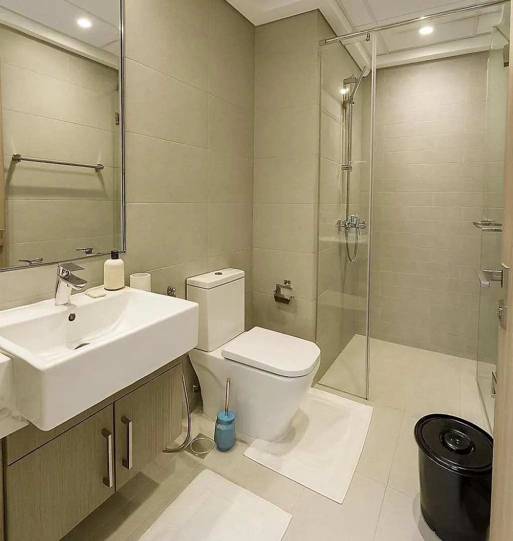 Spacious Comfortable Apartment For Your Family Or You Group Dubai