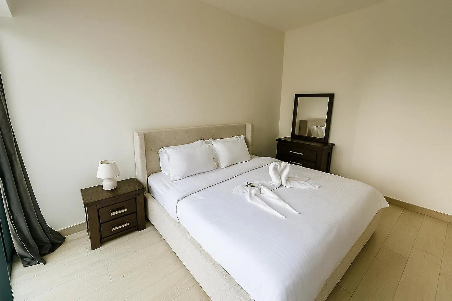 Spacious Comfortable Apartment For Your Family Or You Group Dubai