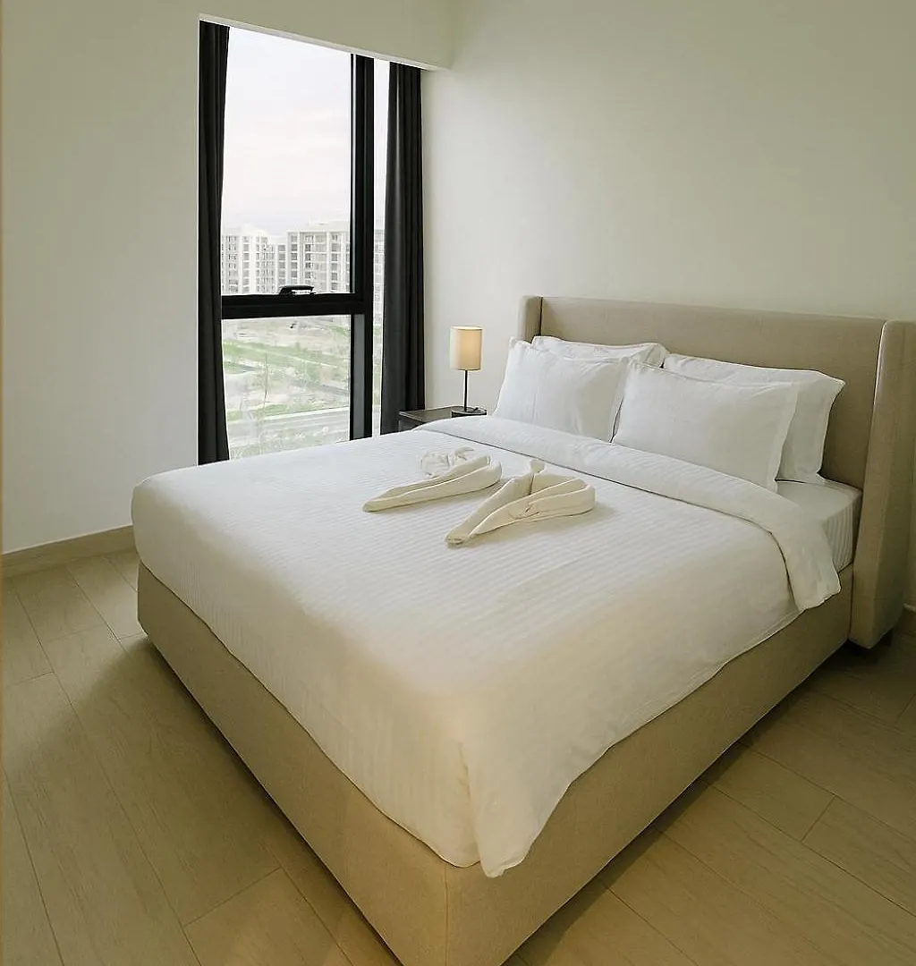 Spacious Comfortable Apartment For Your Family Or You Group Dubai