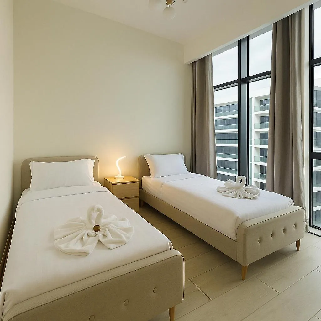 Spacious Comfortable Apartment For Your Family Or You Group Dubai